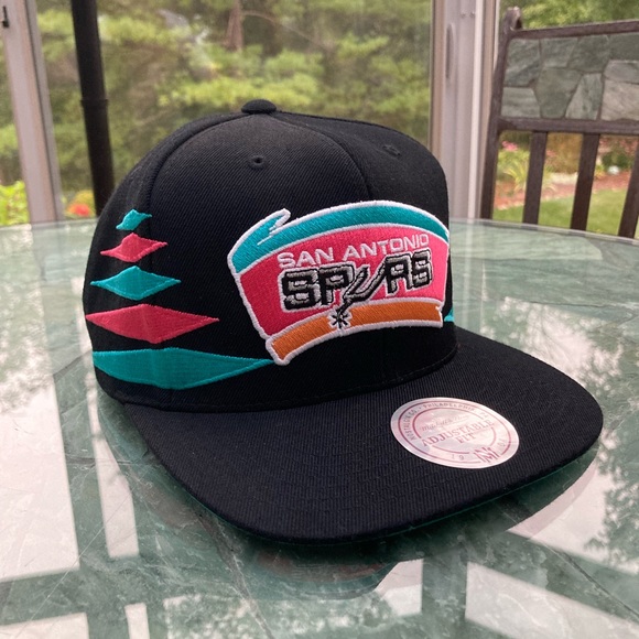 Mitchell & Ness Hardwood Classics San Antonio Spurs Hat - Picture 1 of 6
